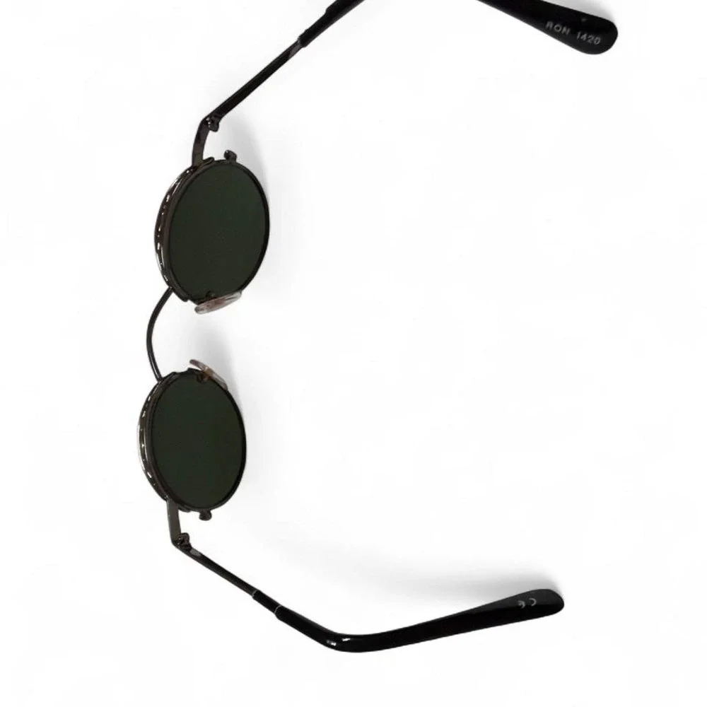 Vintage y2k (2001) black round sunglasses